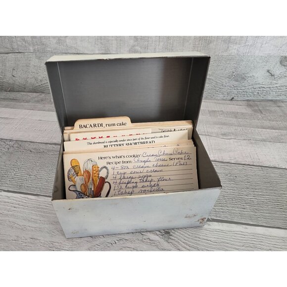 Vintage Ohio Art Co Metal Recipe Box With Blue Floral Lid Design & Recipe Cards - Picture 3 of 13